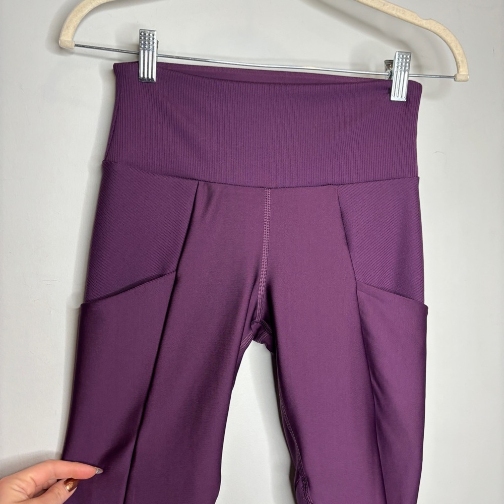 ALO Yoga Purple Leggings - Picture 4 of 13
